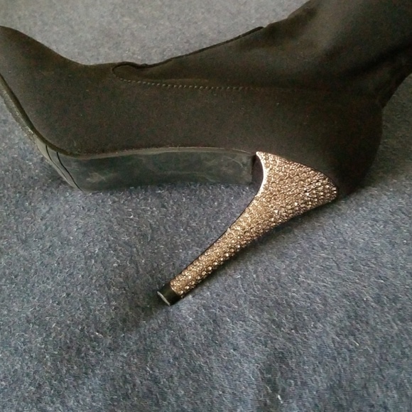 Booties - Picture 3 of 4